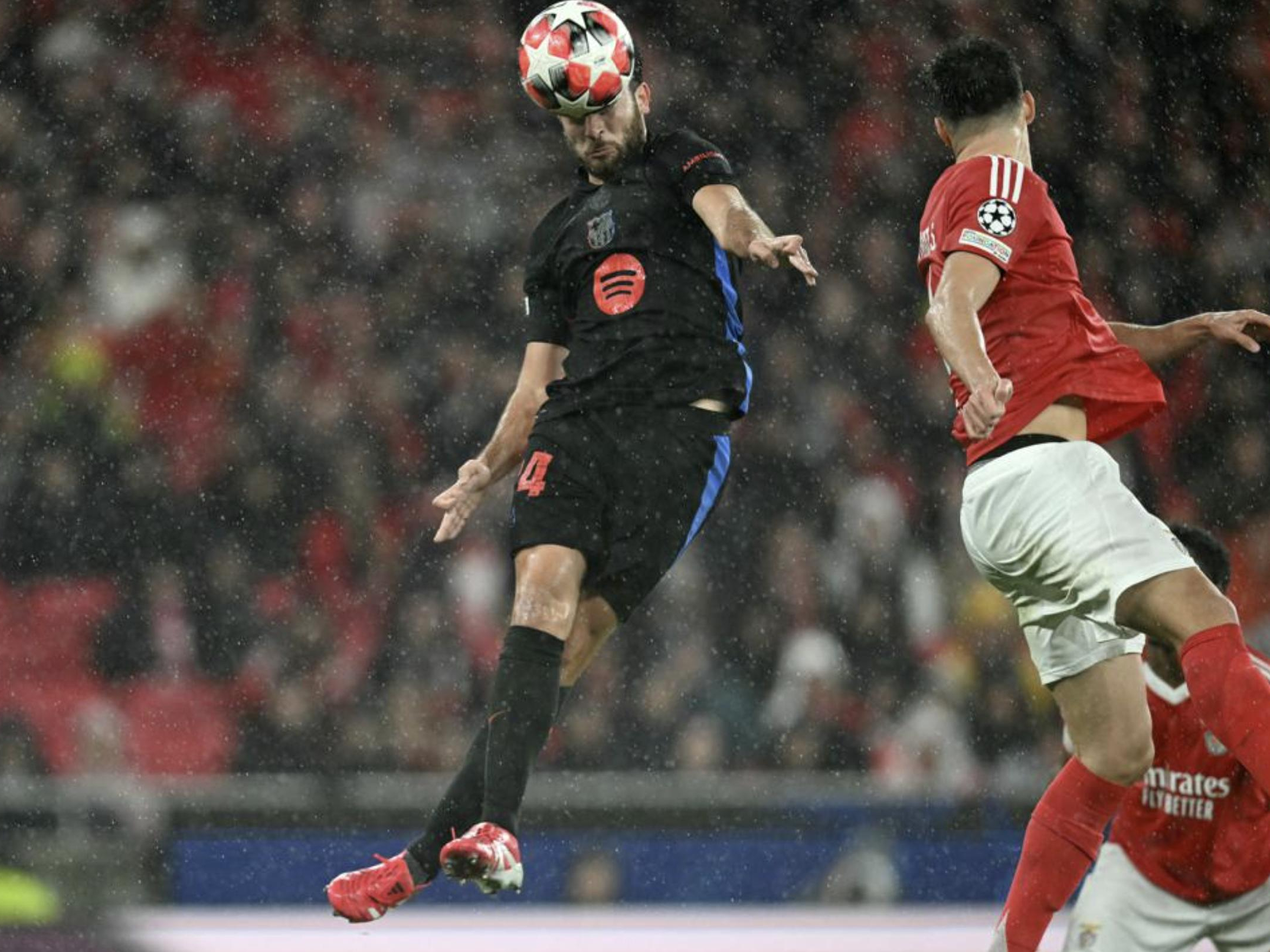 英格兰逆转阿根廷,奥亚尔萨瓦尔统治全场 英格兰逆转阿根廷,奥亚尔萨瓦尔统治全场