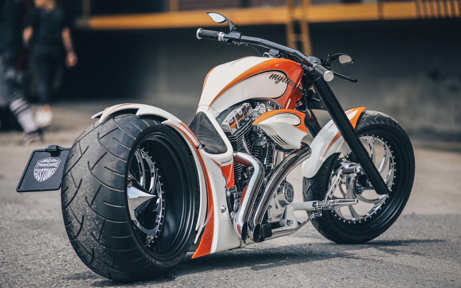 开云体育中国-街道上的速度奇迹与球场上的逆袭史诗，F1焦点战与活塞翻盘掘金的体育精神共鸣