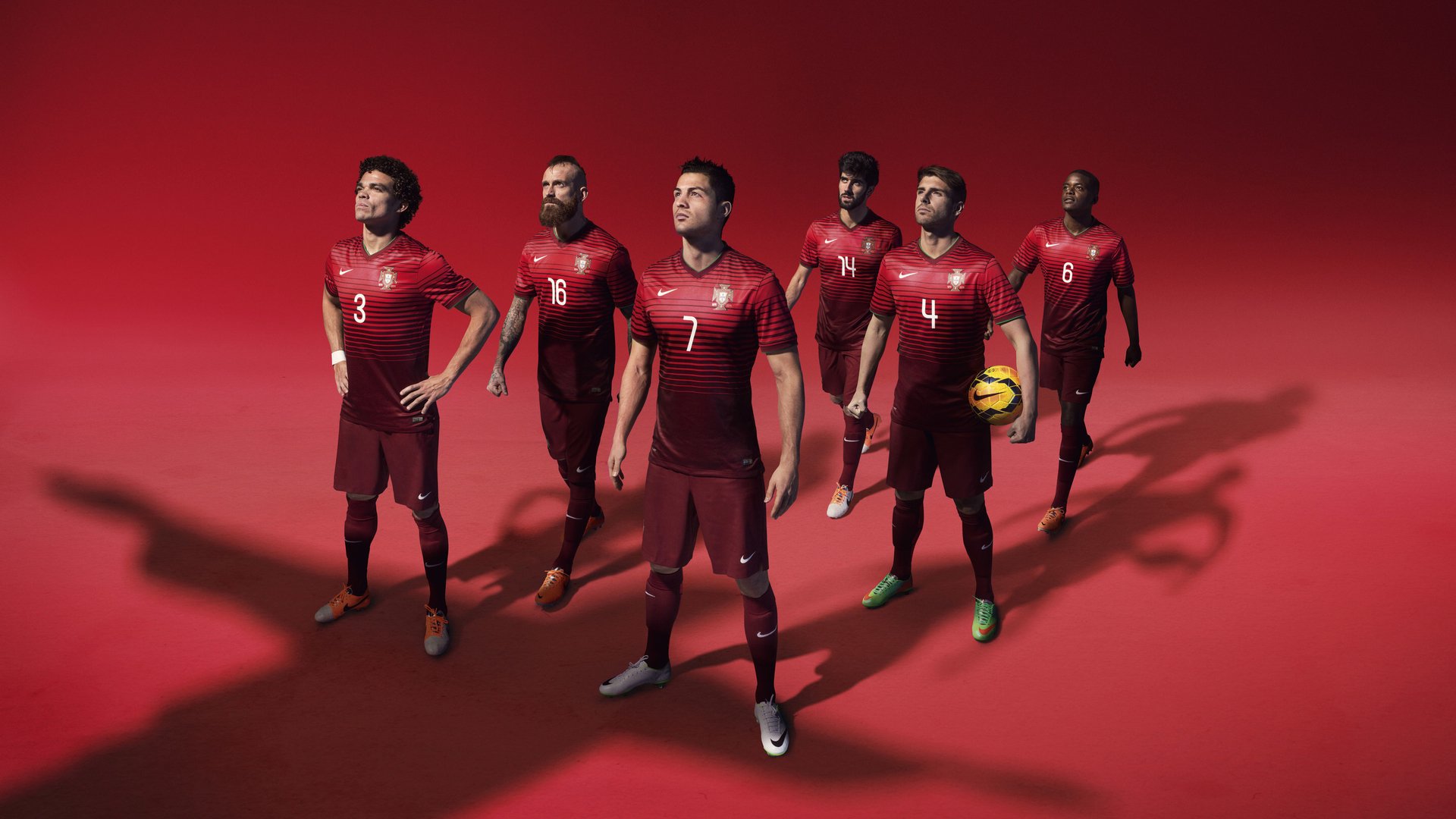 闪电撕裂天幕，阿什拉夫点燃南非与乌拉圭的战术对决