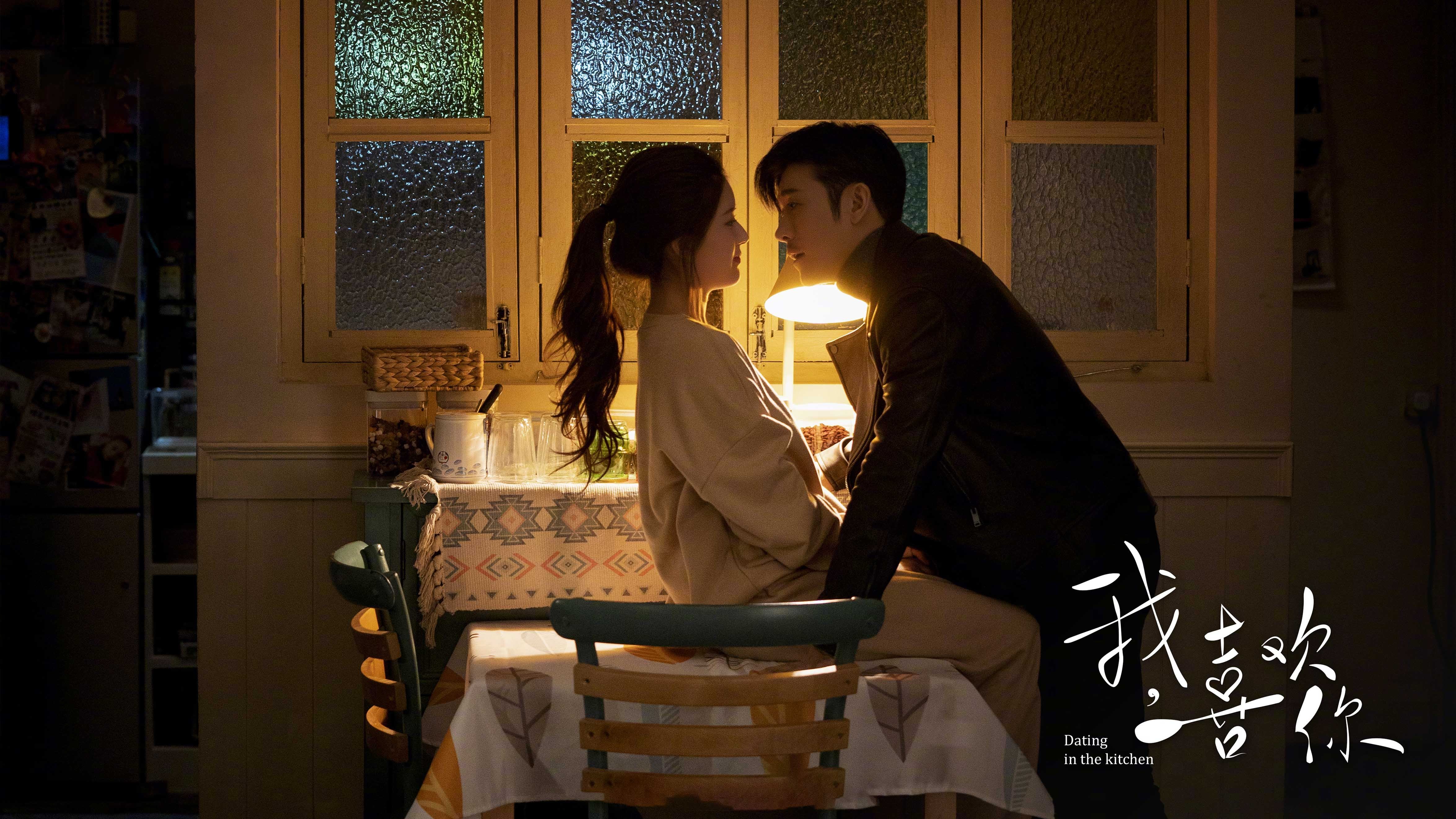 拉什福德爆发！里昂正面击溃阿尔及利亚，上演足球双城记